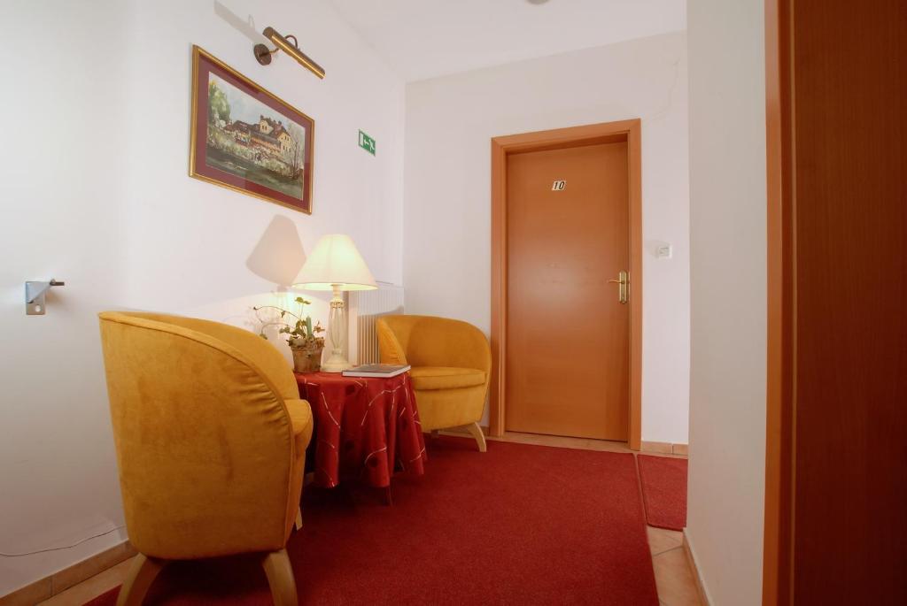 Guesthouse Bajc Vrhnika Exterior photo
